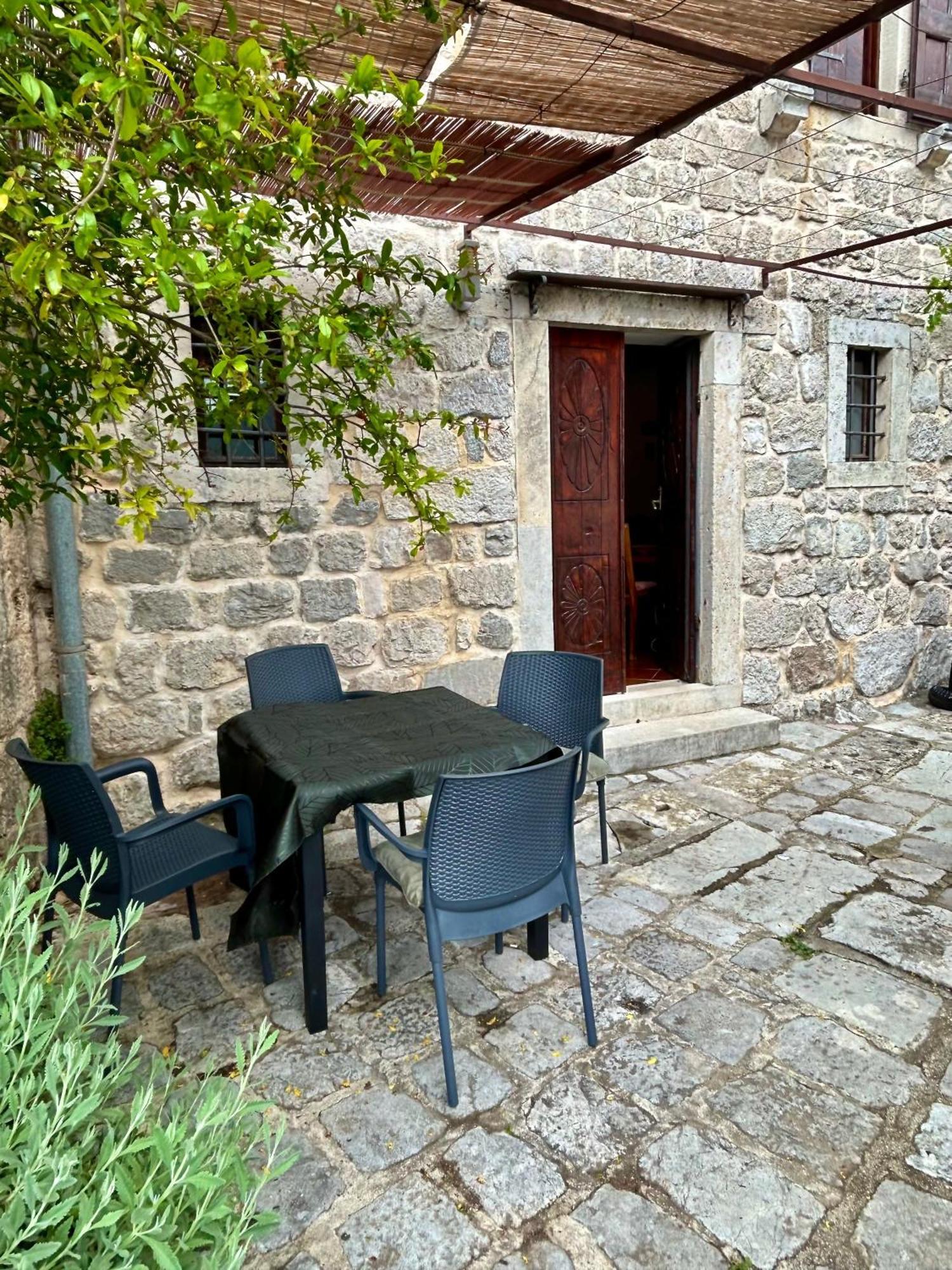 Charming Bohemian House In Perast Villa Exterior photo